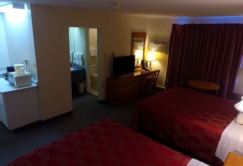 فندق Econo Lodge Inn & Suites