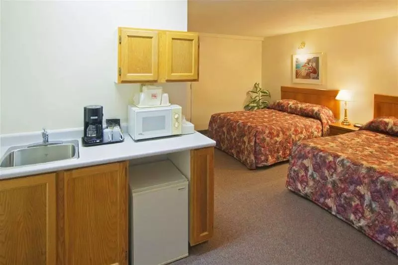 ホテル Econo Lodge Inn & Suites
