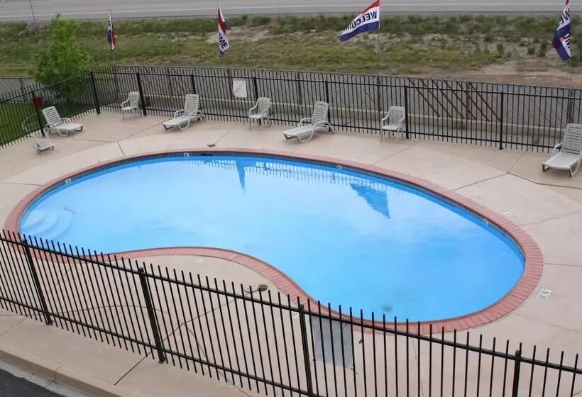 Отель Econo Lodge Salina Scenic Route 89 & I 70