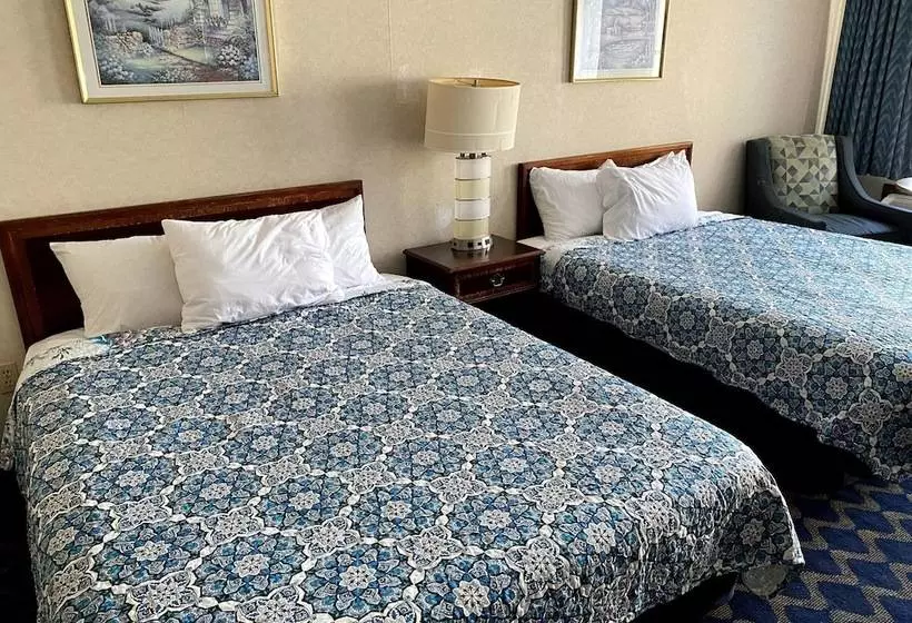 فندق Economy Lodge 682 Main St Sturbridge