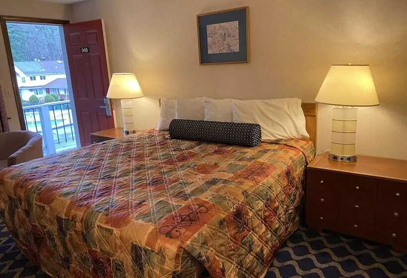 فندق Economy Lodge 682 Main St Sturbridge