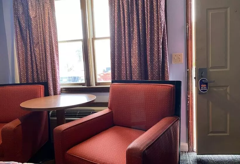 فندق Economy Lodge 682 Main St Sturbridge