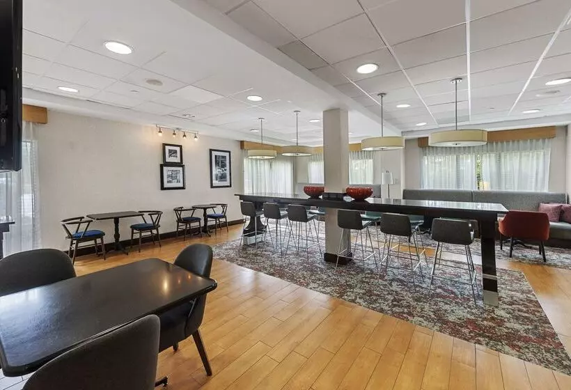 Отель Hampton Inn Nanuet