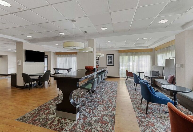 호텔 Hampton Inn Nanuet