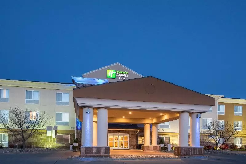 هتل Holiday Inn Express & Suites Yankton, An Ihg