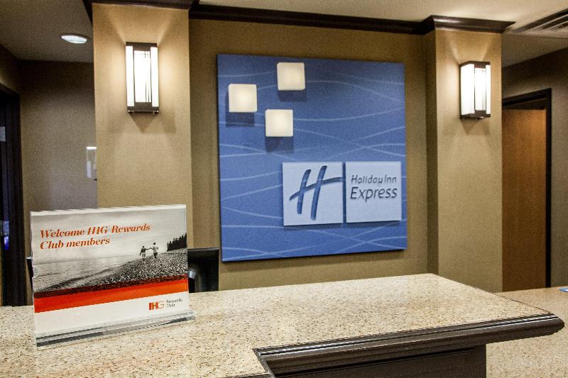 בית מלון כפרי Holiday Inn Express & Suites Yankton, An Ihg