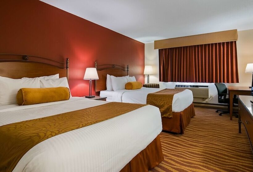 هتل Invermere Inn & Suites