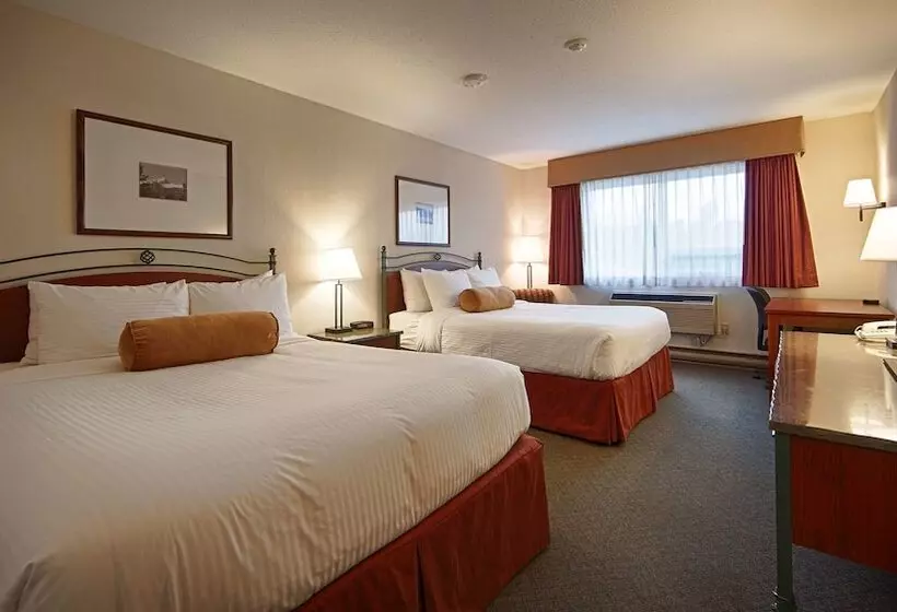 فندق Invermere Inn & Suites
