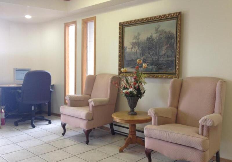 فندق Knights Inn Lethbridge