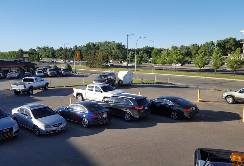 فندق Knights Inn Lethbridge