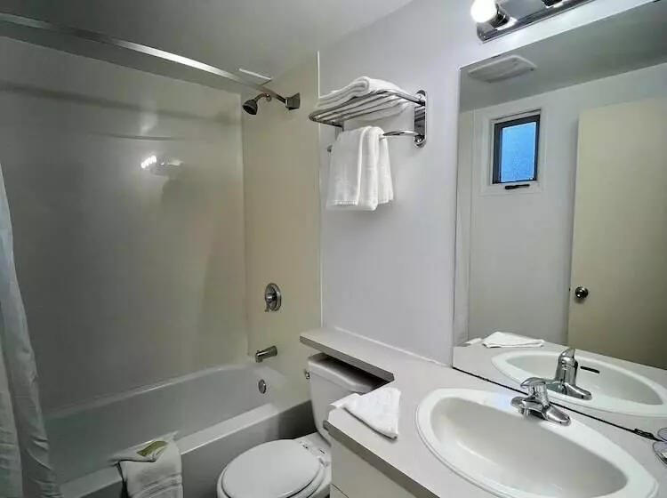 호텔 Knights Inn Lethbridge