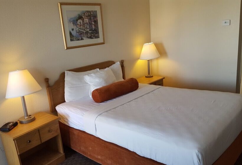 فندق Knights Inn Lethbridge