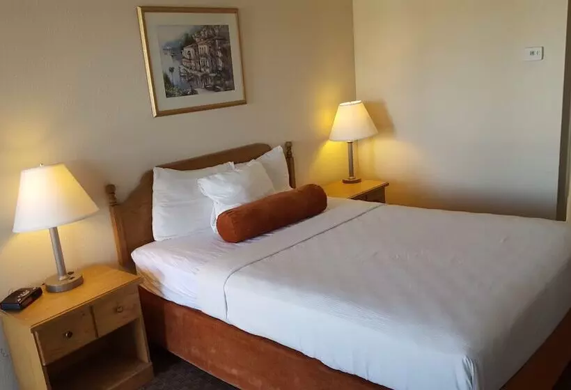 호텔 Knights Inn Lethbridge