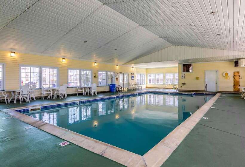 Отель Quality Inn Lakefront