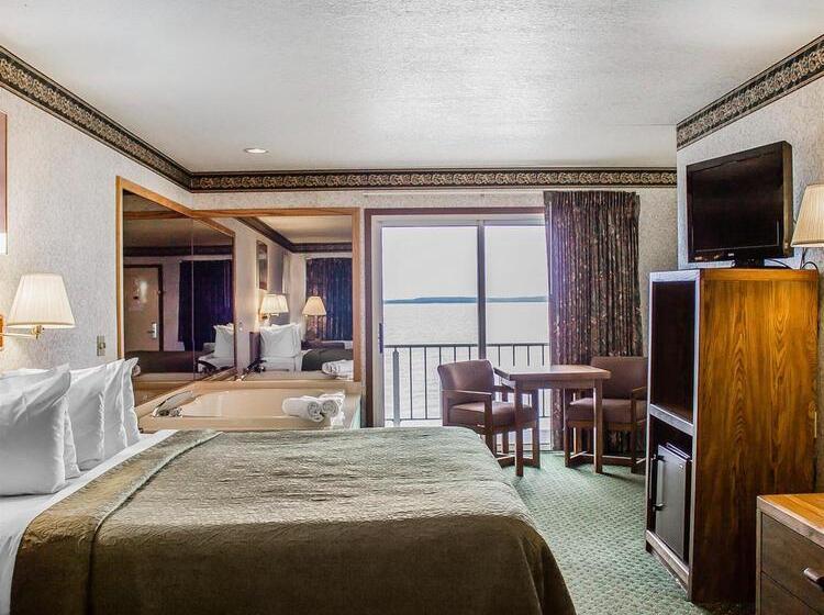 Отель Quality Inn Lakefront