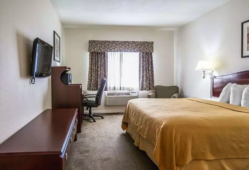 Отель Quality Inn Peru Near Starved Rock State Park