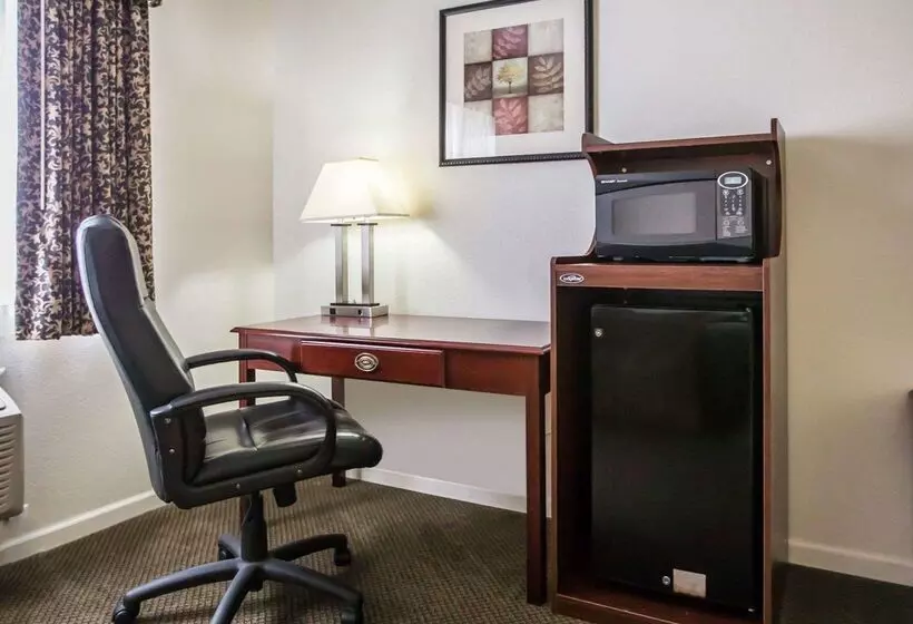 Отель Quality Inn Peru Near Starved Rock State Park
