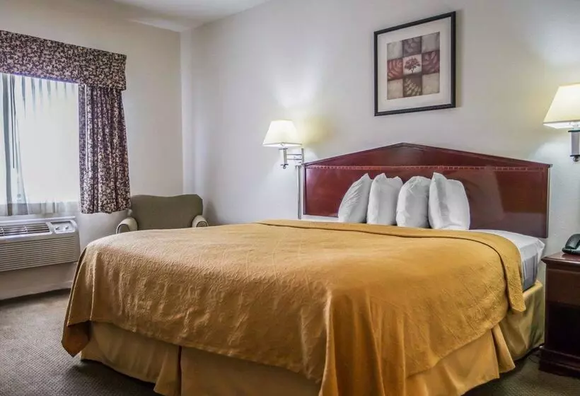 Отель Quality Inn Peru Near Starved Rock State Park