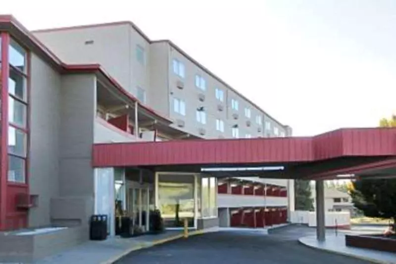 ホテル Quality Inn & Suites Airport