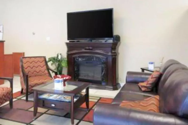 ホテル Quality Inn & Suites Airport