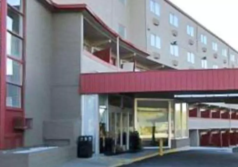 ホテル Quality Inn & Suites Airport