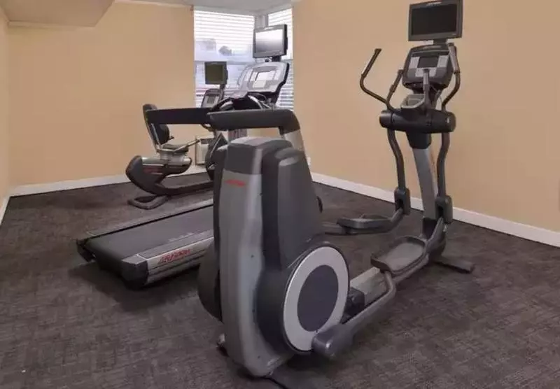 ホテル Quality Inn & Suites Airport