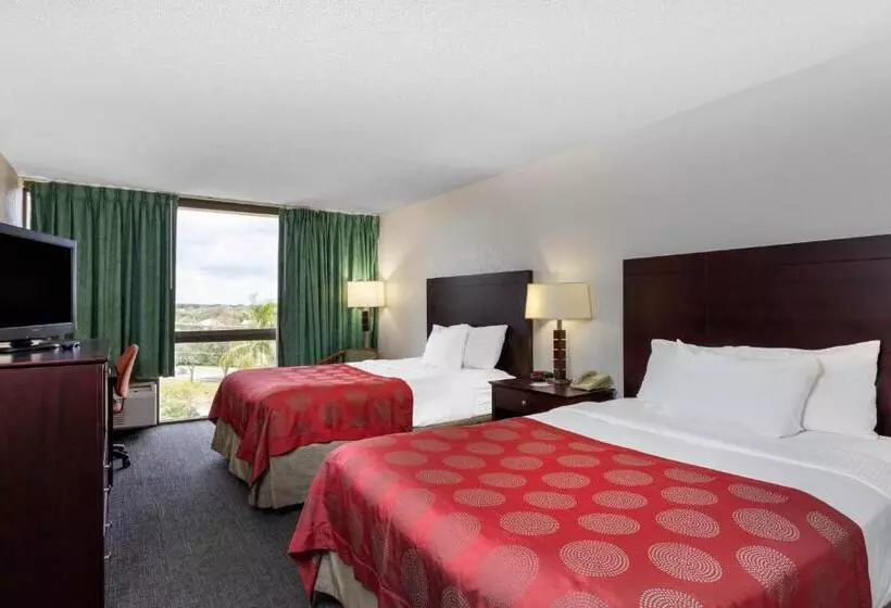 88 Palms Hotel & Event Center