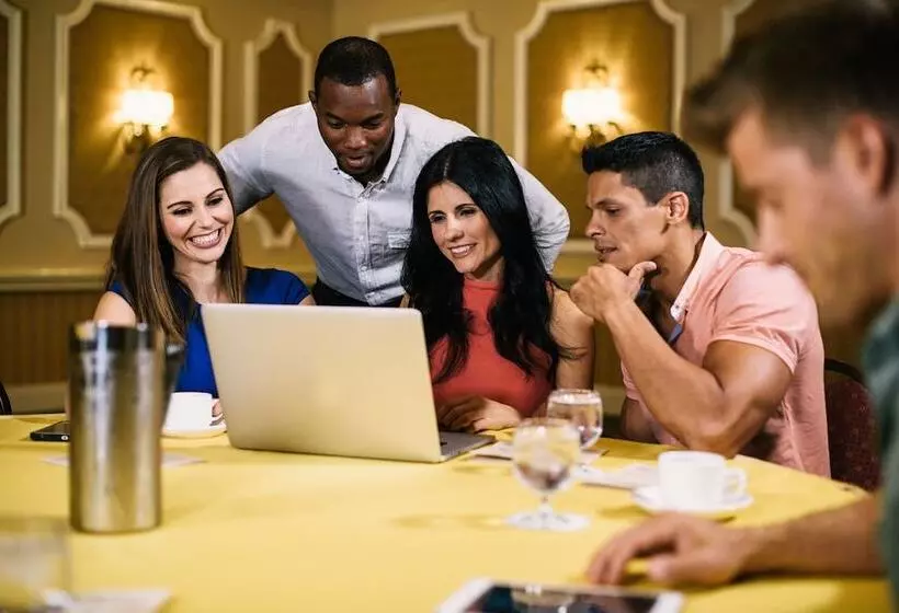 בית מלון כפרי Rosen Plaza