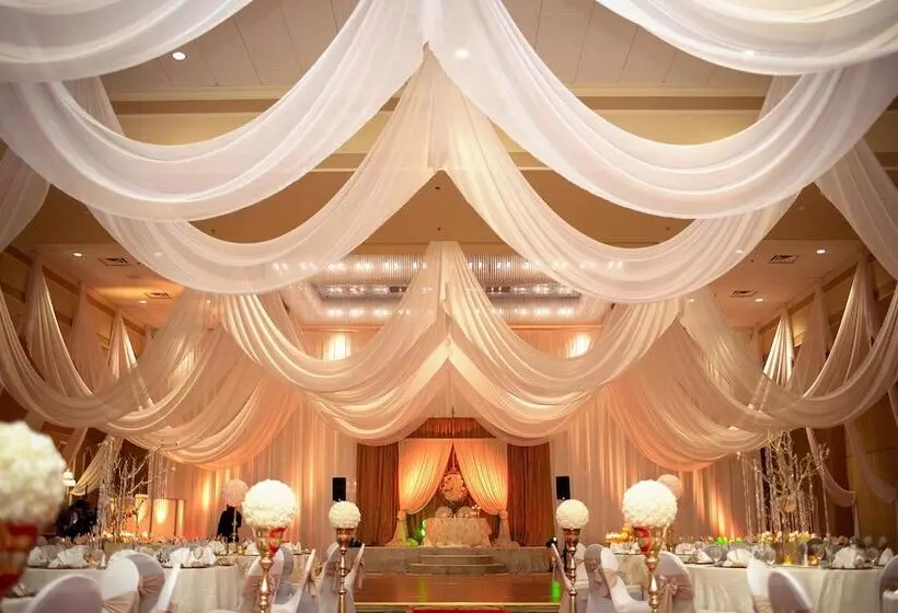 בית מלון כפרי Rosen Plaza