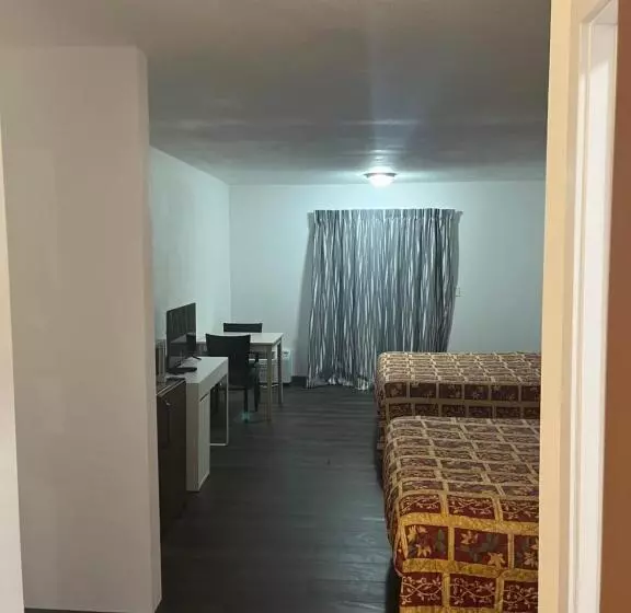 ホテル Western Inn Lakewood