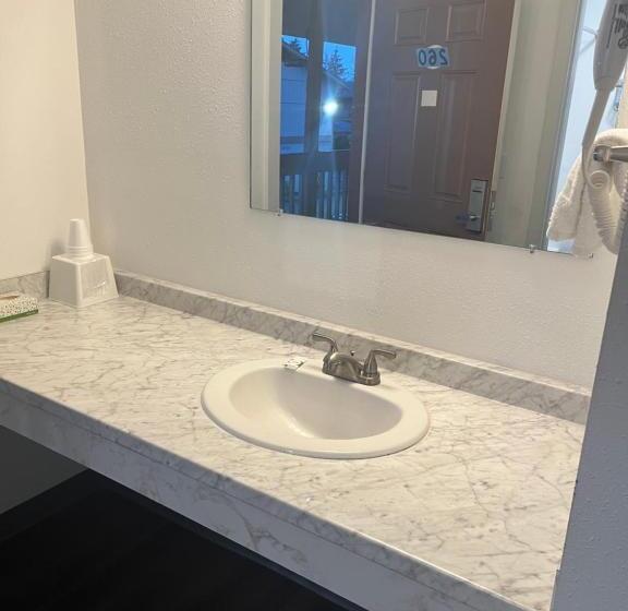 هتل Western Inn Lakewood