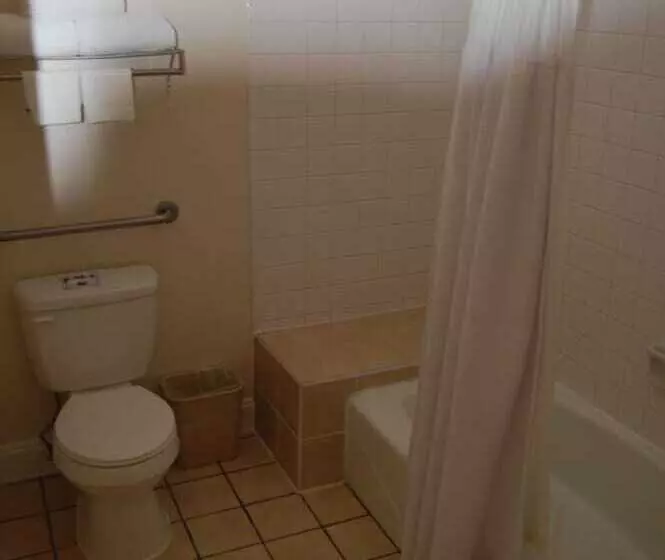 ホテル Western Inn Lakewood