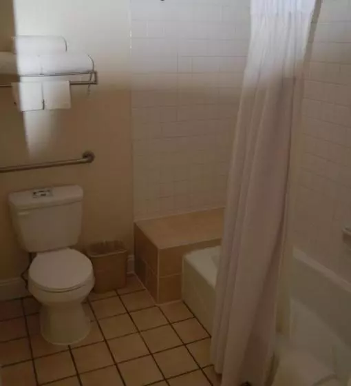 ホテル Western Inn Lakewood