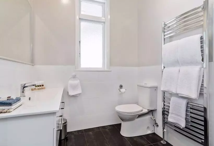 Cleveland Thermal Motel