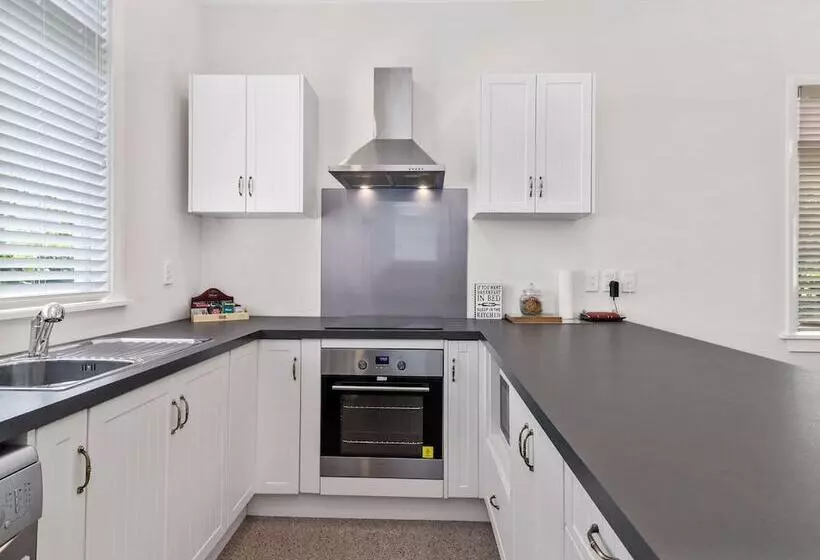 Cleveland Thermal Motel