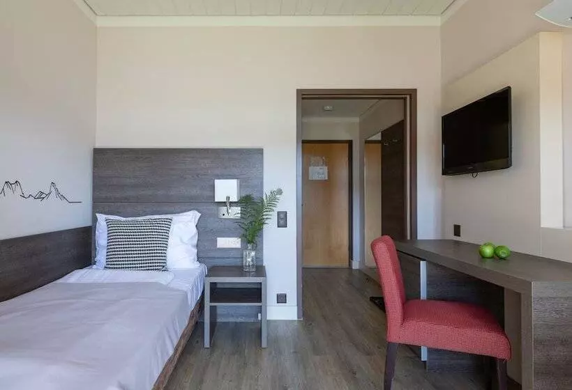 Отель Budget Rooms Gstaad