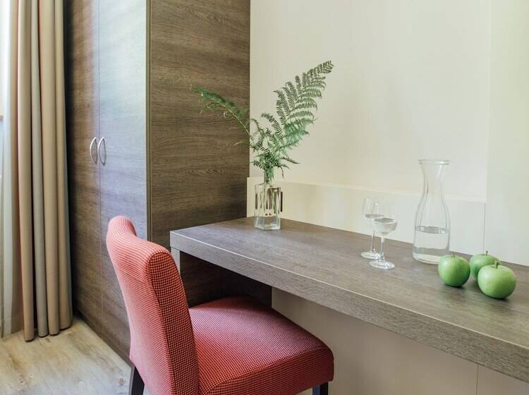 هتل Budget Rooms Gstaad