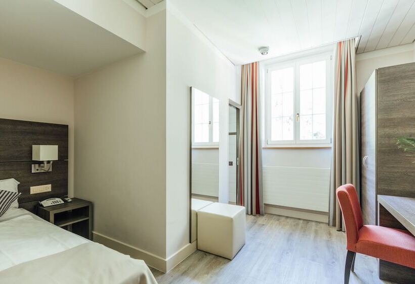 هتل Budget Rooms Gstaad