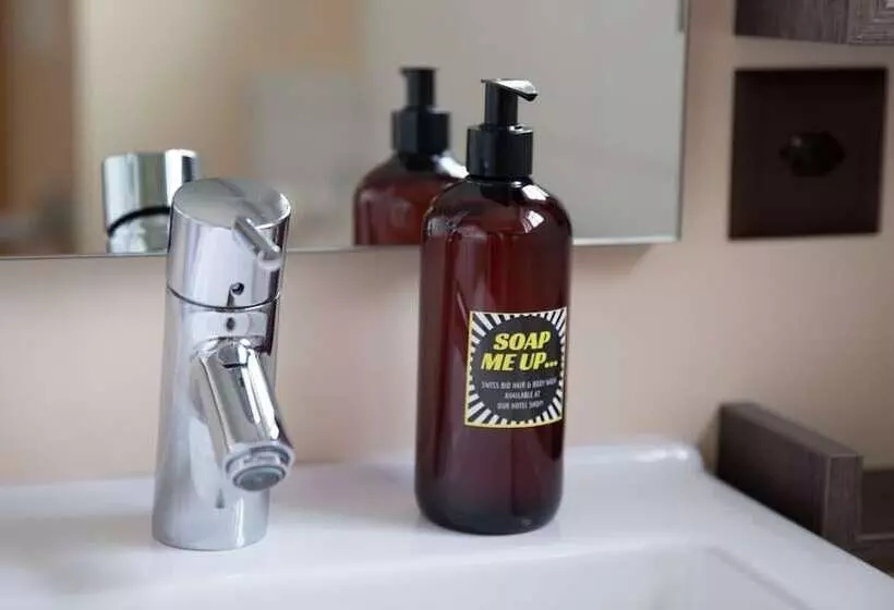 Отель Budget Rooms Gstaad