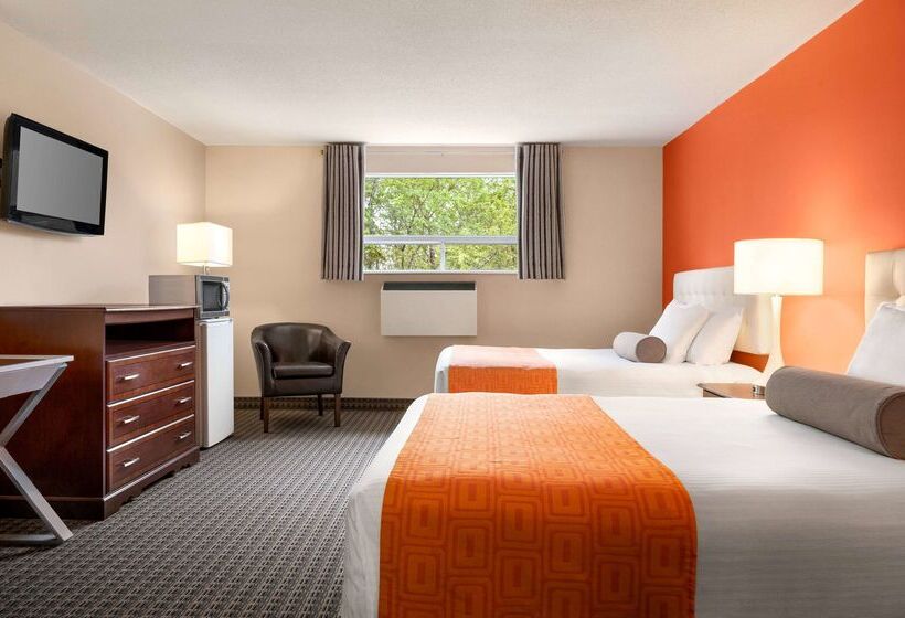 فندق Howard Johnson By Wyndham Gravenhurst