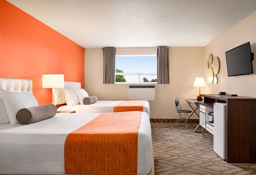 فندق Howard Johnson By Wyndham Gravenhurst