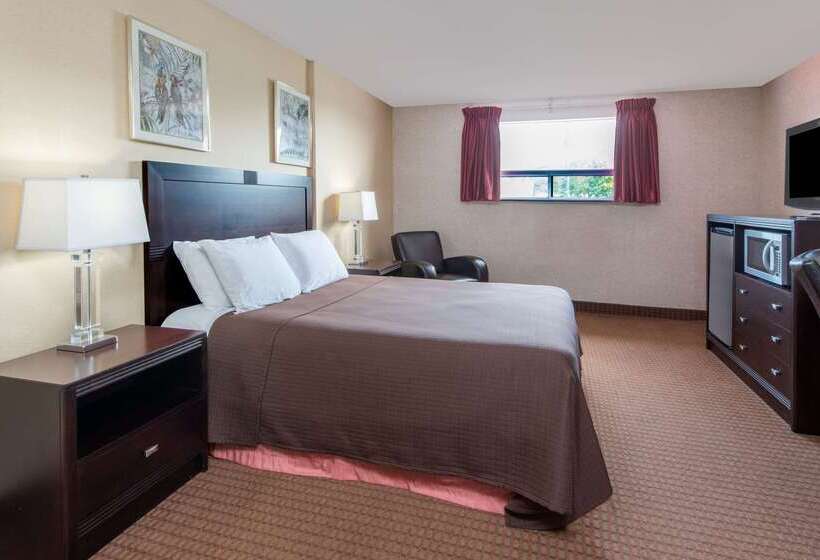 فندق Howard Johnson By Wyndham Gravenhurst