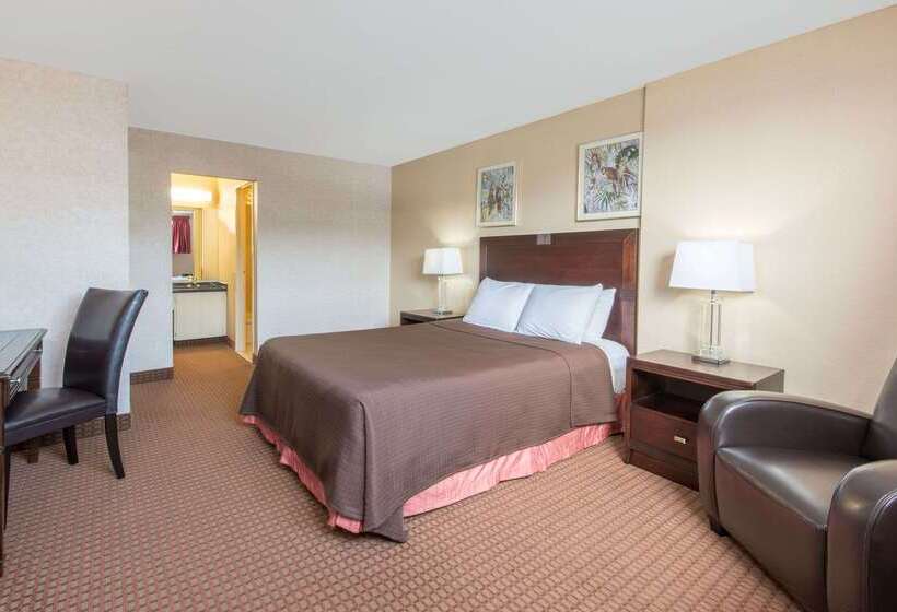 فندق Howard Johnson By Wyndham Gravenhurst