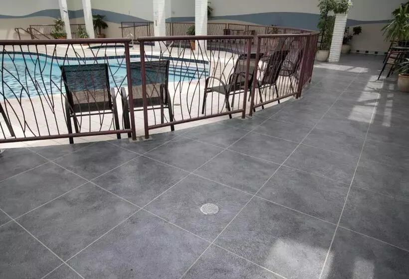 בית מלון כפרי The Inn Of Waterloo