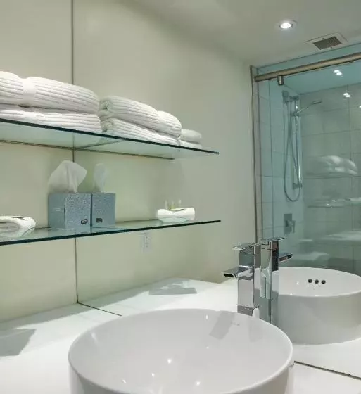 בית מלון כפרי The Inn Of Waterloo