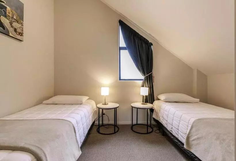 Le Chalet Suisse Motel Taupo