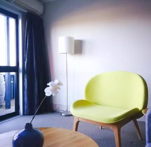 Le Chalet Suisse Motel Taupo