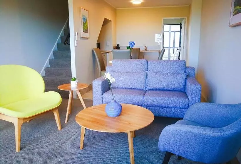 Le Chalet Suisse Motel Taupo