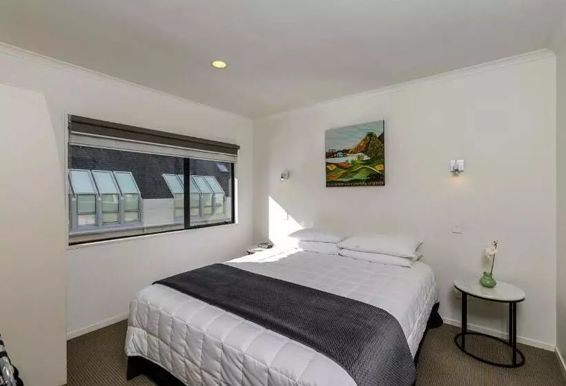 Le Chalet Suisse Motel Taupo