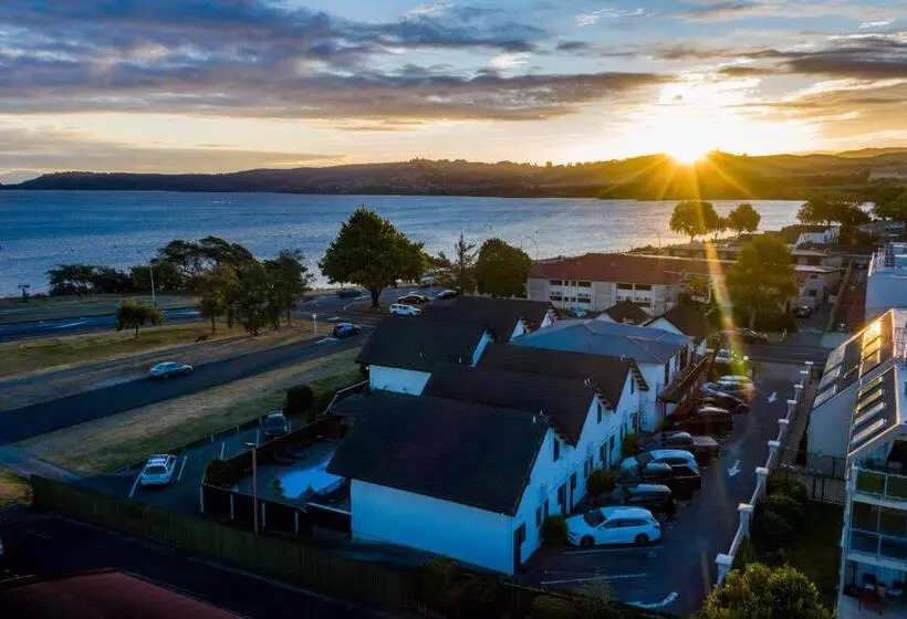 Le Chalet Suisse Motel Taupo